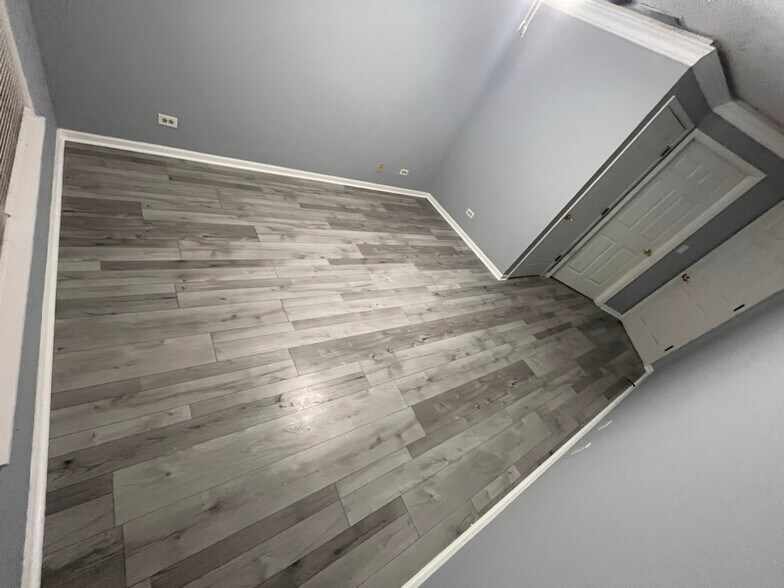 Building Photo - 211 Oxford Ct