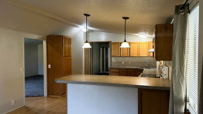 Building Photo - 3 Bedroom Manufactured Home in 55+Older