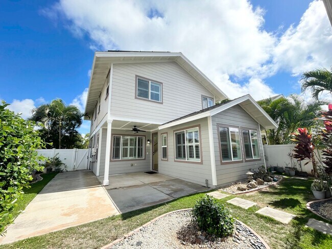 Building Photo - 4 Bd, 3 Ba w/ 3- Car Garage- Available Now in Hoakalei in Ka Makana