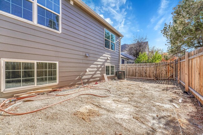 Building Photo - 16934 E Whitaker Dr