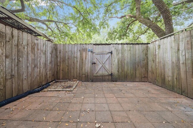 Building Photo - 5237 Arboles Dr