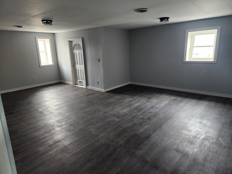 Living room/family room - 111 Verbeke St