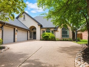 Building Photo - 1129 Castle Path