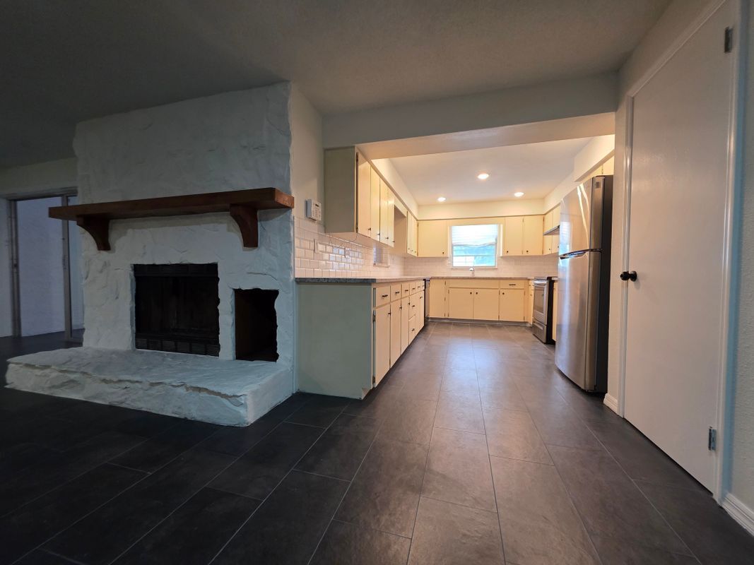 Building Photo - 5611 6th St