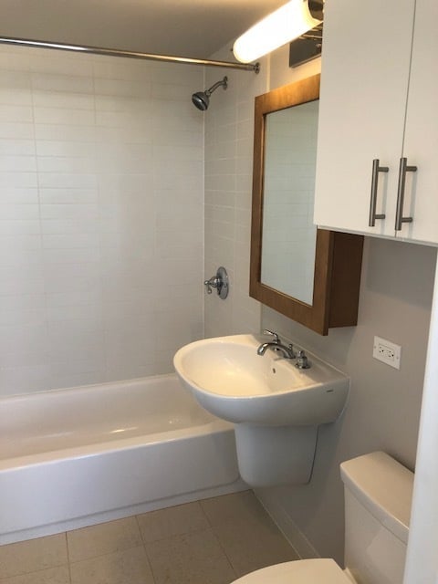 Building Photo - A Piece of Heaven on Kapiolani Boulevard -...