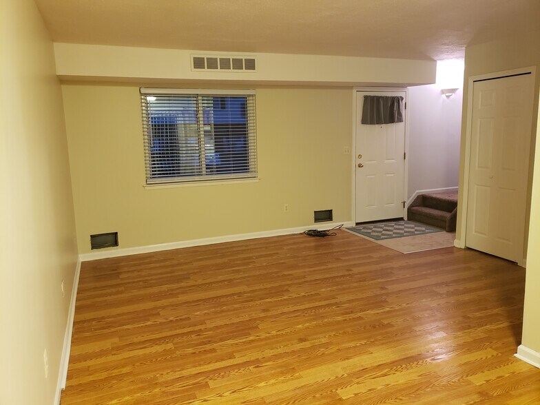 Building Photo - 41177 S Woodbury Green Dr