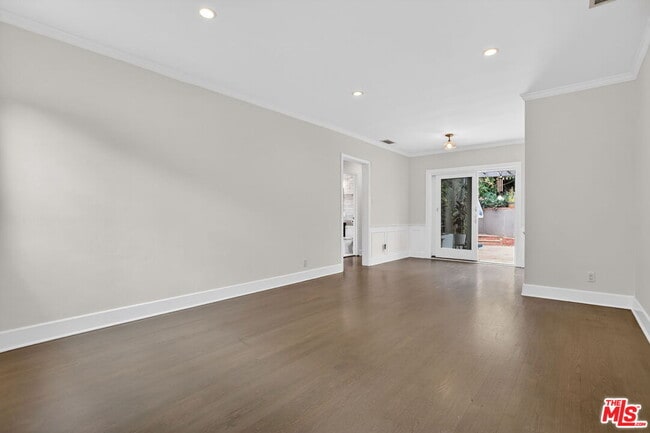 Building Photo - 408 Kendall Ave