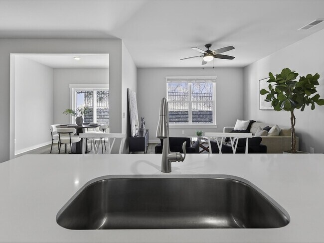 Building Photo - 2166 Nectar Ln