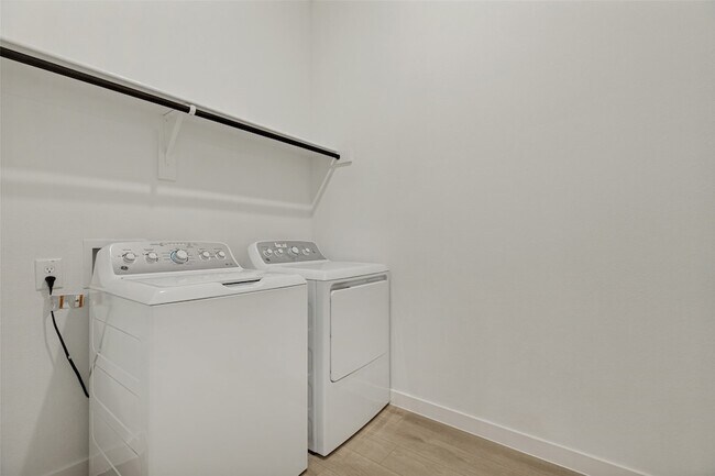 Building Photo - 4303 Crossvine Ln