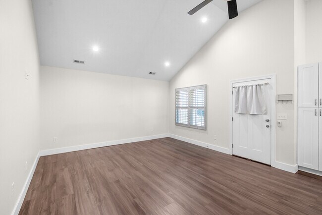 Building Photo - LIVE CLOSE TO THE ACTION — Modern 3-Bedroom Rental in Charlotte’s Reid Park!