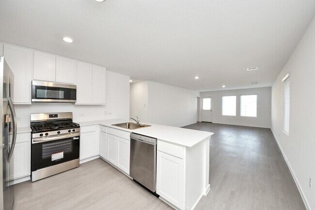 Building Photo - 5846 Majestic Sky Dr