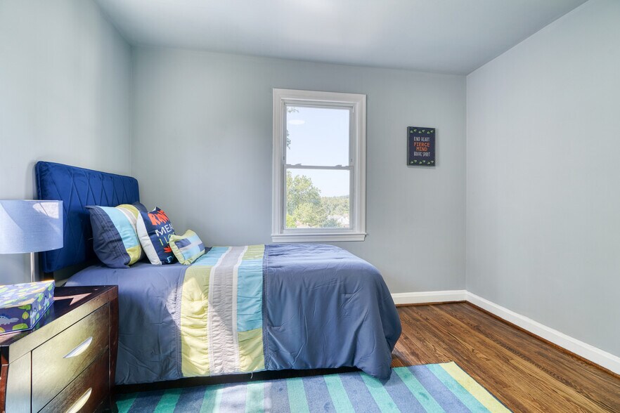 bedroom#5 - 4505 38th St