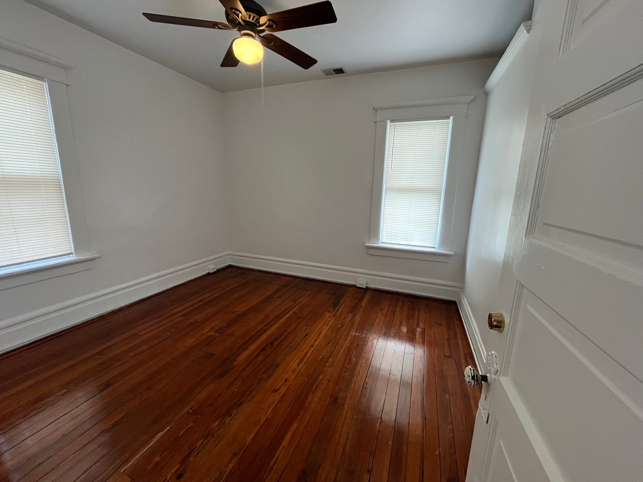 Building Photo - 29 E Northwood Ave