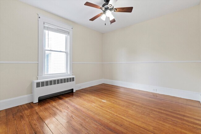 Building Photo - 164-162 Alsace St