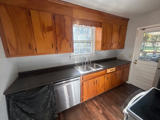 Building Photo - 9 Kolob St