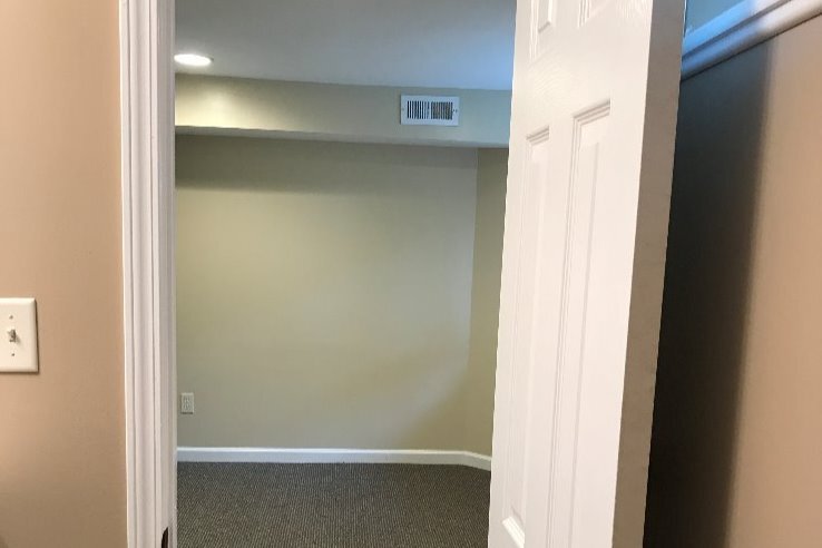 Building Photo - 1030 Pierre St