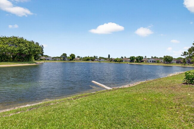 Building Photo - 9151 Pine Springs Dr