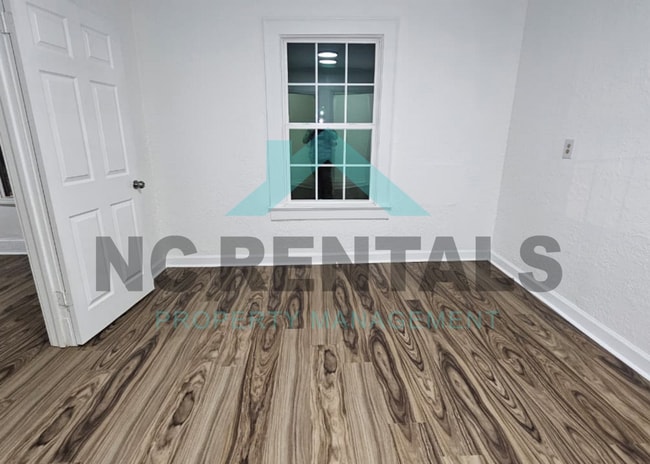 Building Photo - 124 Depot St