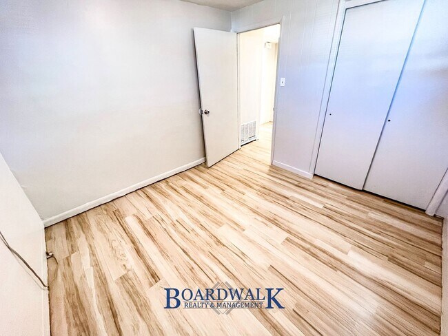 Building Photo - 3660 3325 W