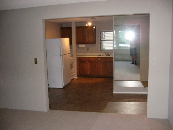 eat-in kitchen - 3504 Columbia St