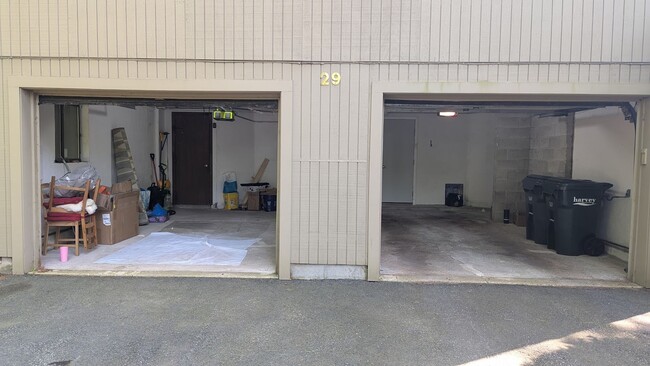 Building Photo - ***Please Respond Directly to the Online L...