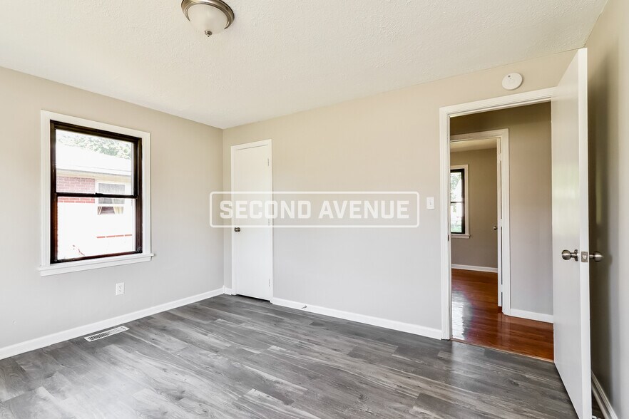 Building Photo - 7215 Earl Dr