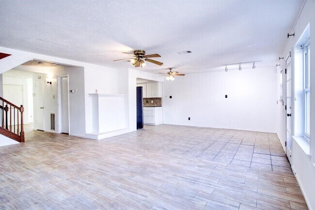 Building Photo - 11667 Sabo Rd