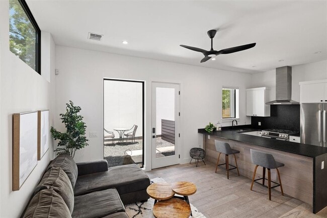 Building Photo - 1903 Frazier Ave