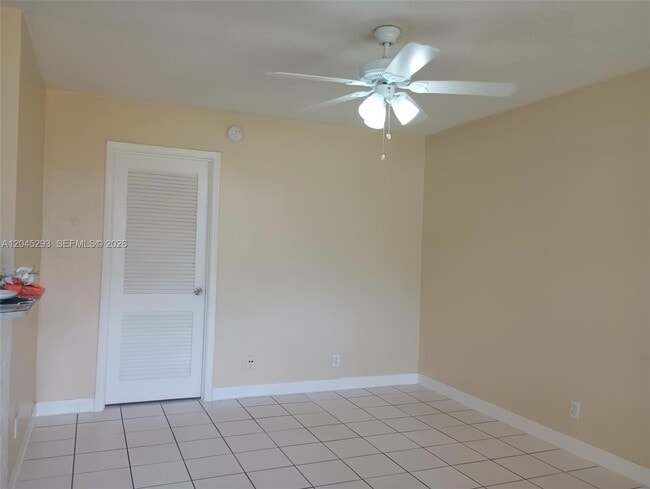 Building Photo - 1433 SW 24th Ct