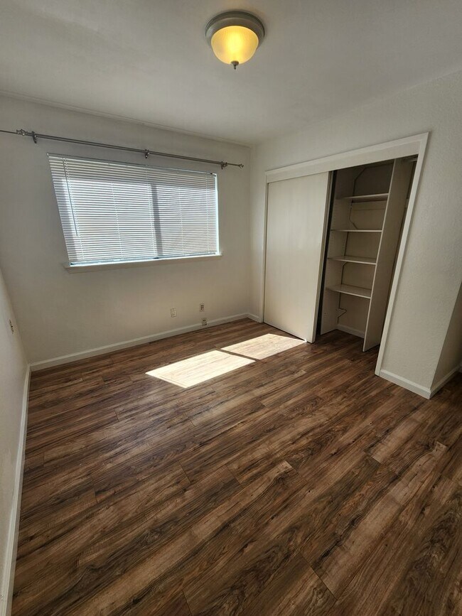 Building Photo - 2 Bed, 1 Bath Single Level Grover Beach Condo- Small Pets Considered