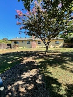 Building Photo - 2161 Larkin Rd