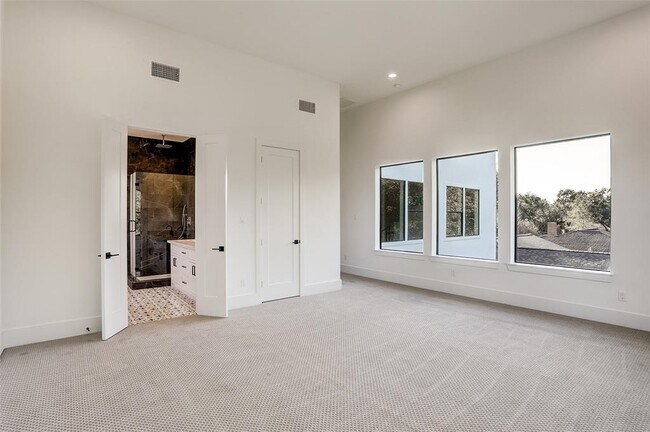 Building Photo - 3021 Maroneal St