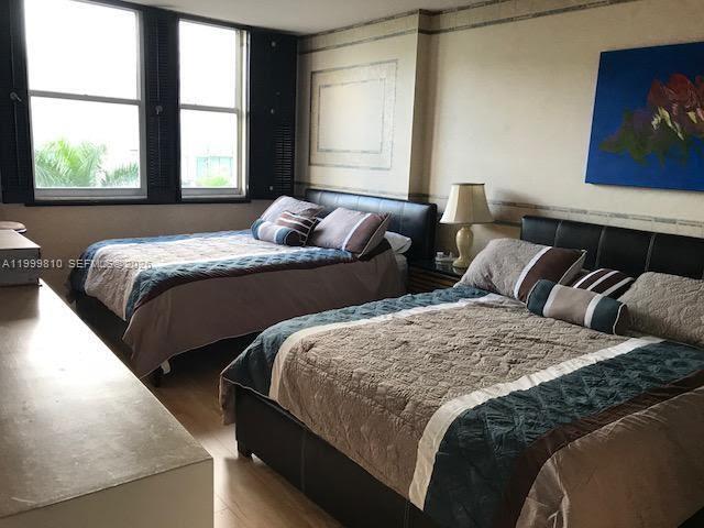 Building Photo - 6039 Collins Ave