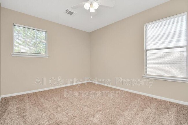 Building Photo - 21910 Willow Shade Ln