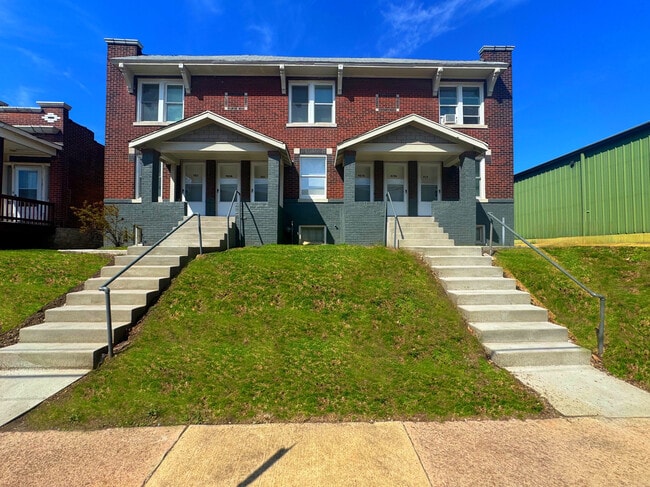 Building Photo - 923 S Boyle Ave