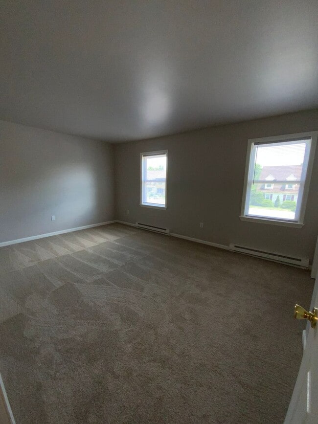 Building Photo - 2617 Northfield Dr