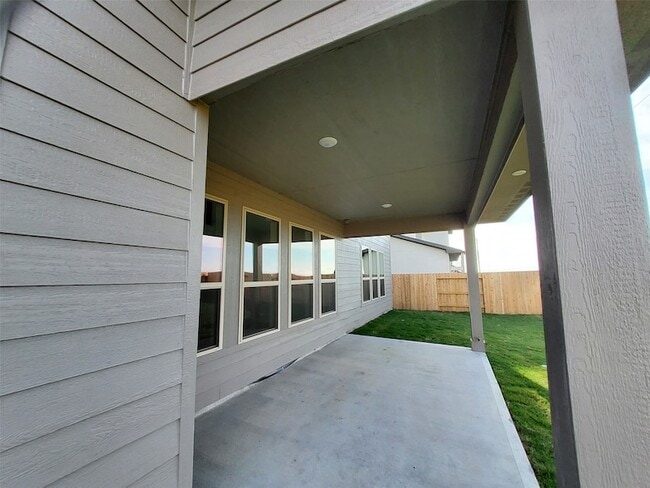 Building Photo - 20814 Flat View Dr