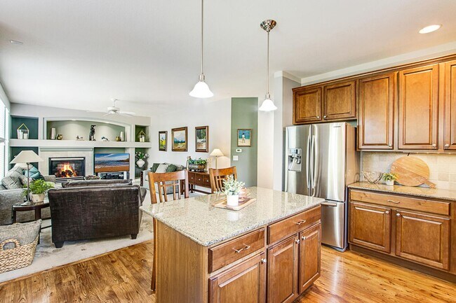 Building Photo - Spacious 4 Bed, 3 Bath House in Johnstown!