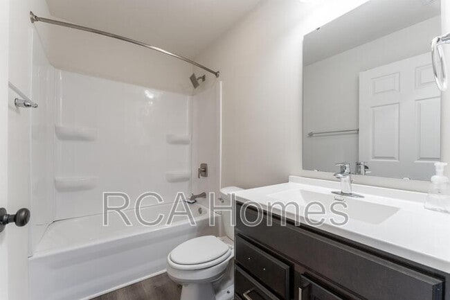 Building Photo - 1306 Woodlawn Ave