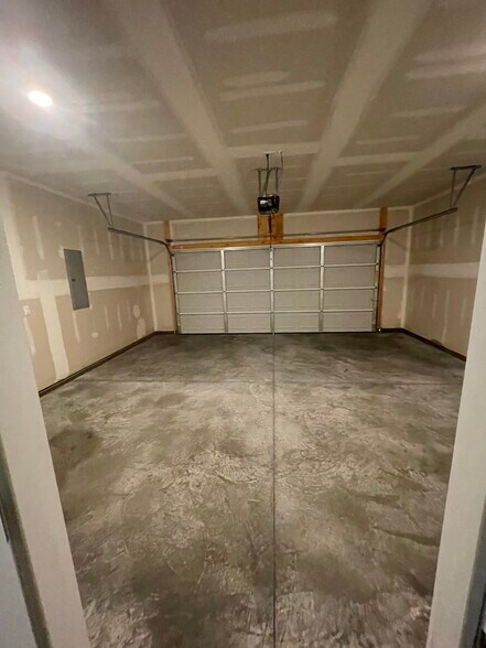 Building Photo - 5711 Wildlife Cir