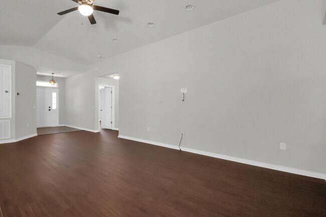 Building Photo - 8402 Island Dr