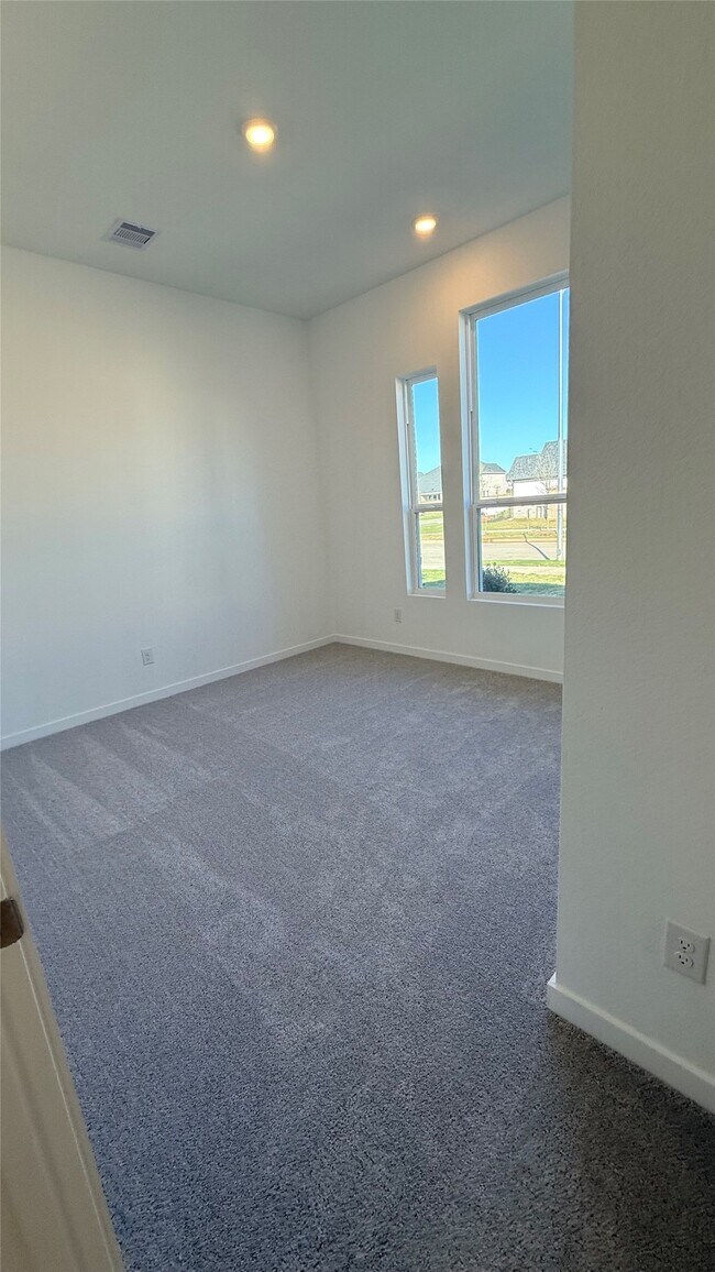 Building Photo - 31111 Riley Hts Dr