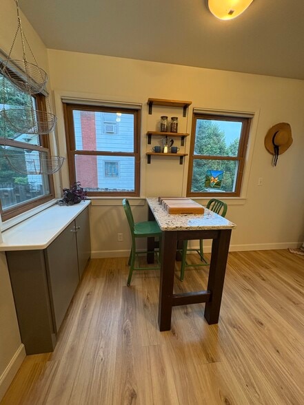 Building Photo - 4112 Gladstone St