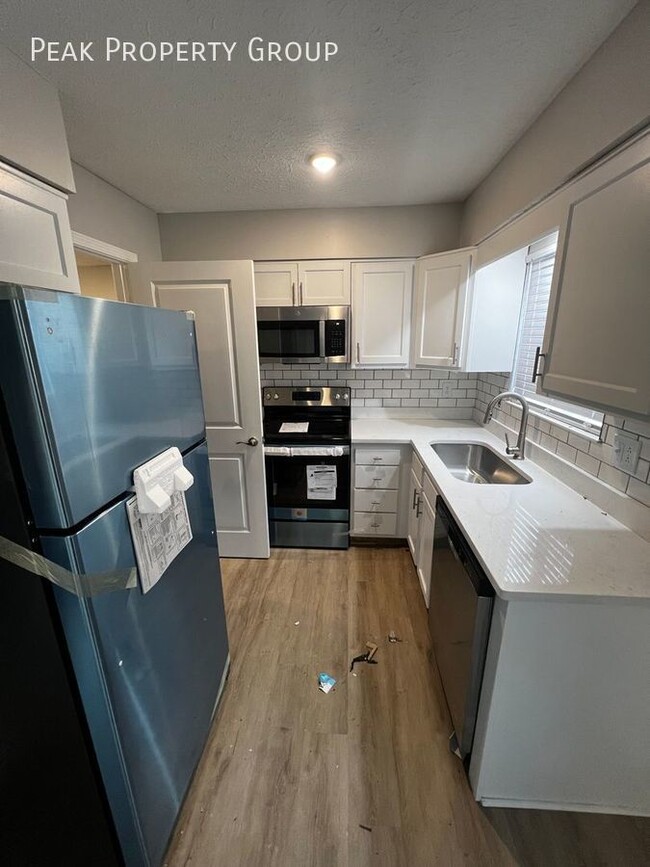 Building Photo - NOW AVAILABLE!! Newly Renovated Townhomes ...