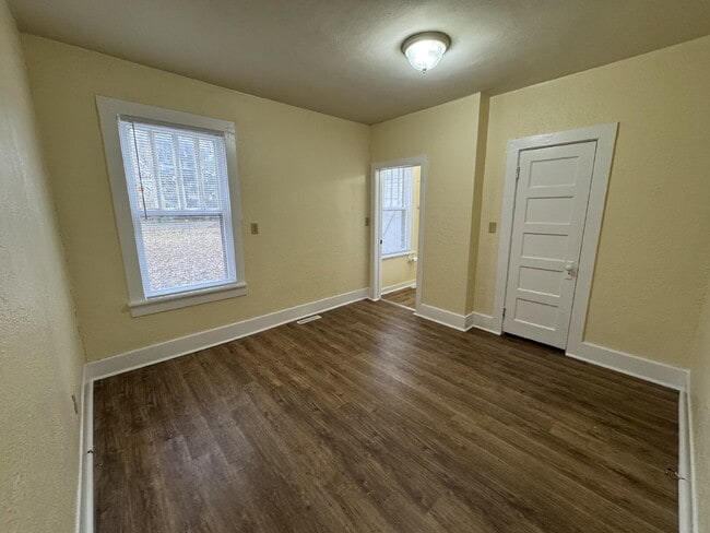 Building Photo - 2508 S 14th St