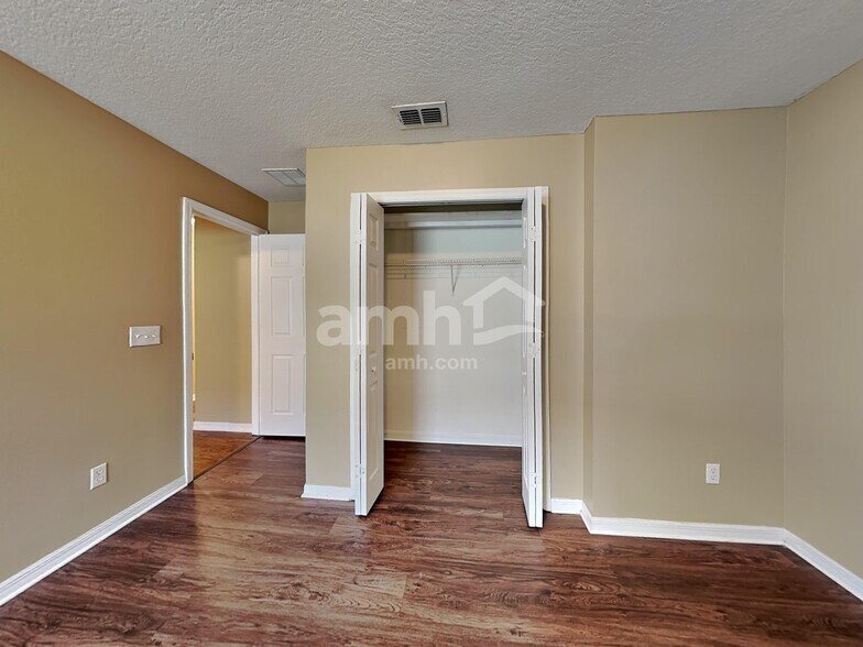 Building Photo - 15601 Sarcee Ct