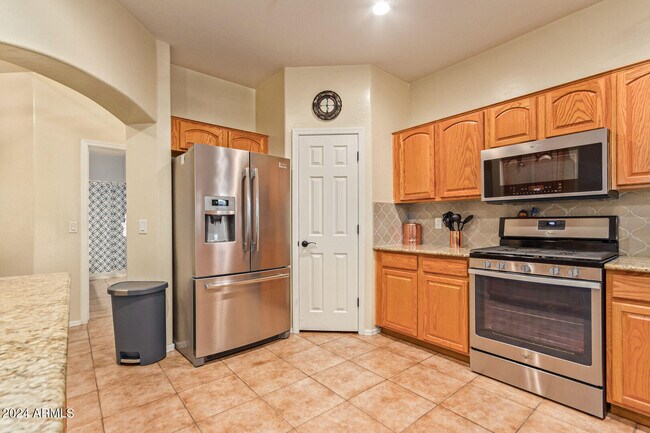 Building Photo - 31748 N Blackfoot Dr