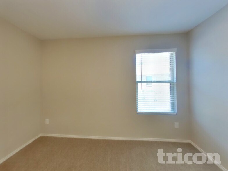 Building Photo - 1740 Clairborne Ct