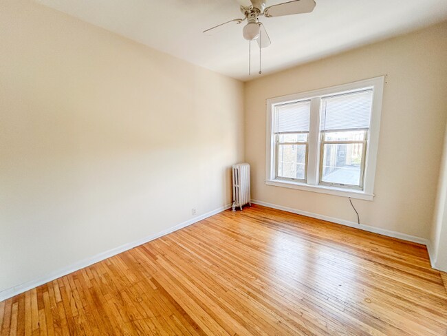 Building Photo - 6540 N Lakewood Ave