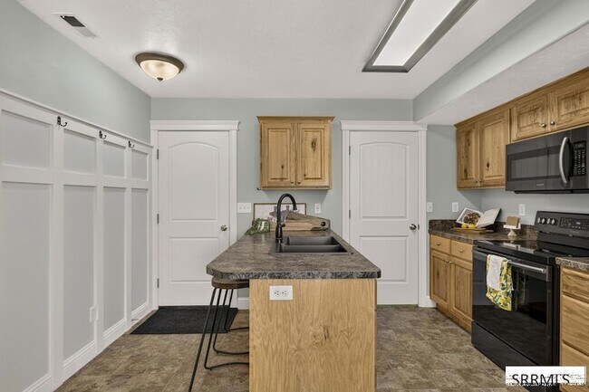 Building Photo - 1150 Hammerstone Dr